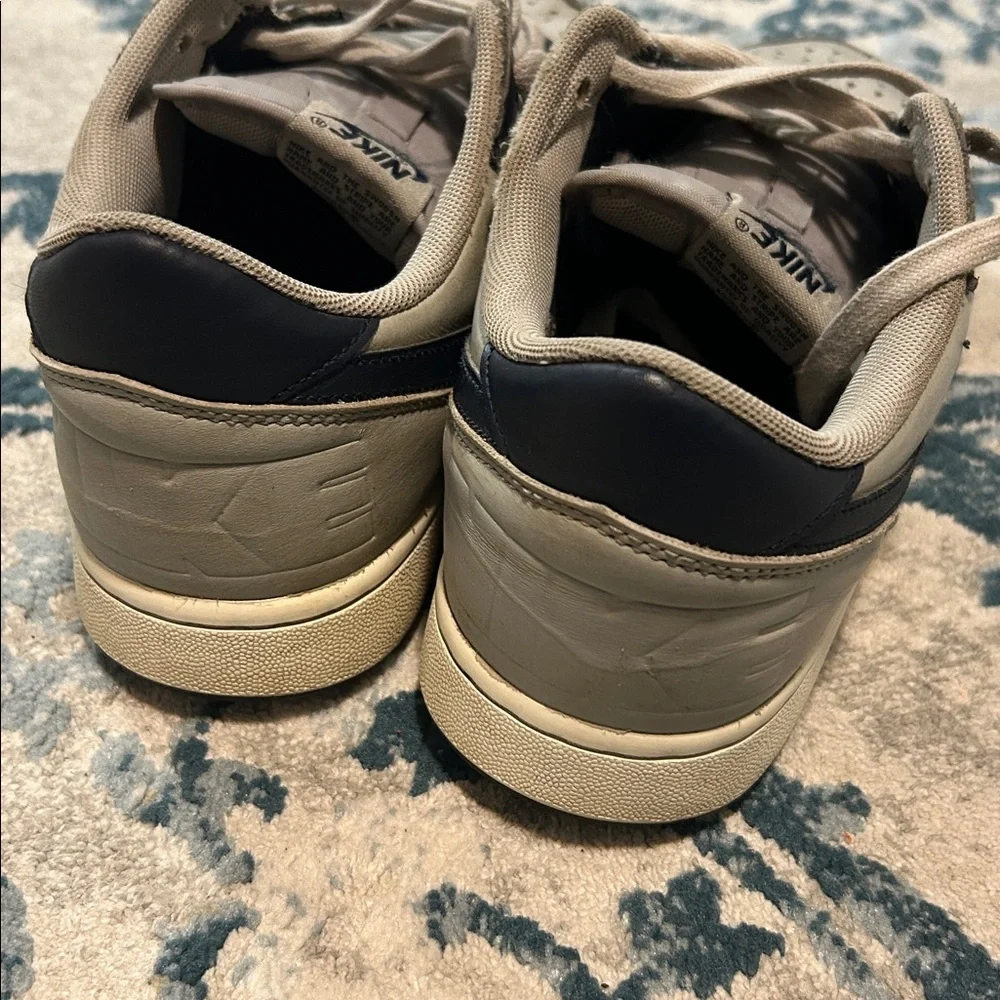 Nike Low-Top Sneakers